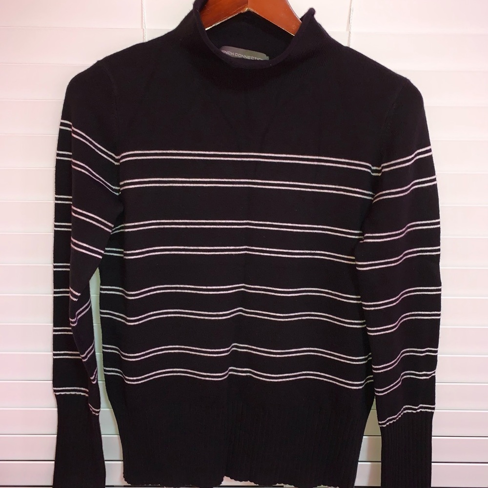 SOFT B&W Striped Turtleneck - NEVER WORN